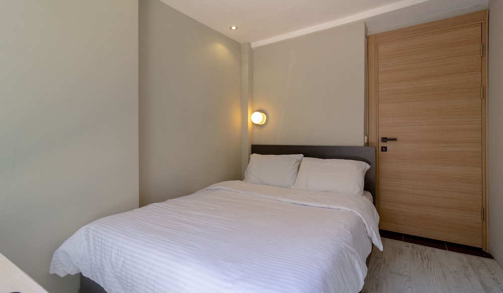 Alex Suites Lara