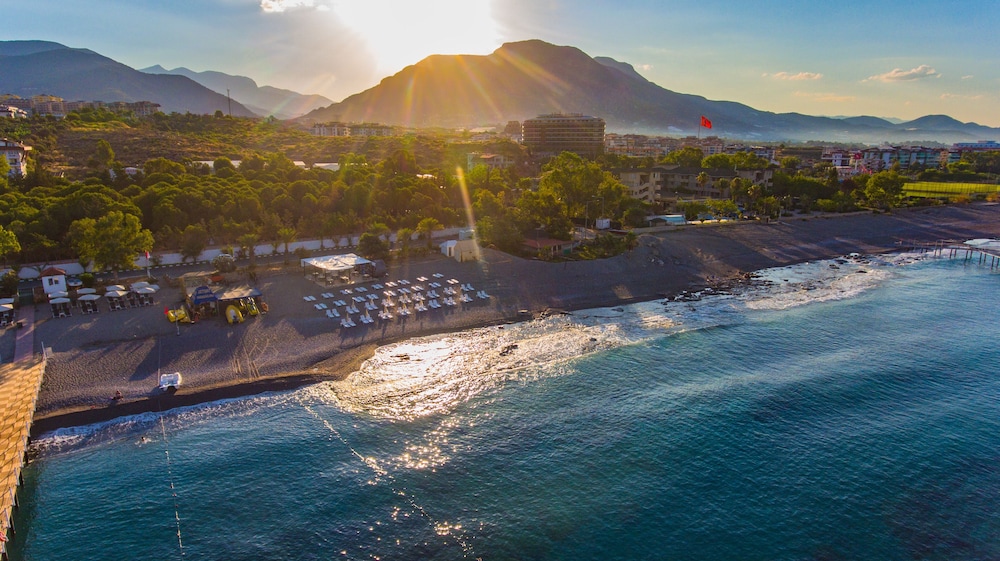 Larina Family Resort And Spa