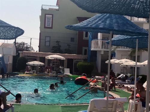 Sunset Village (Also Known As Sunset Village Apart Hotel)