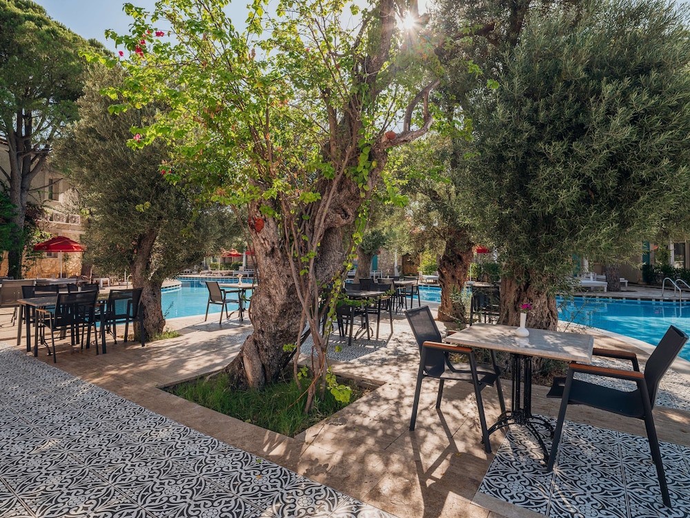 Selectum Family Comfort Side (Also Known As Lyra Resort)(87Km Away From Antalya)(Does Not Accept Men Only Bookings)