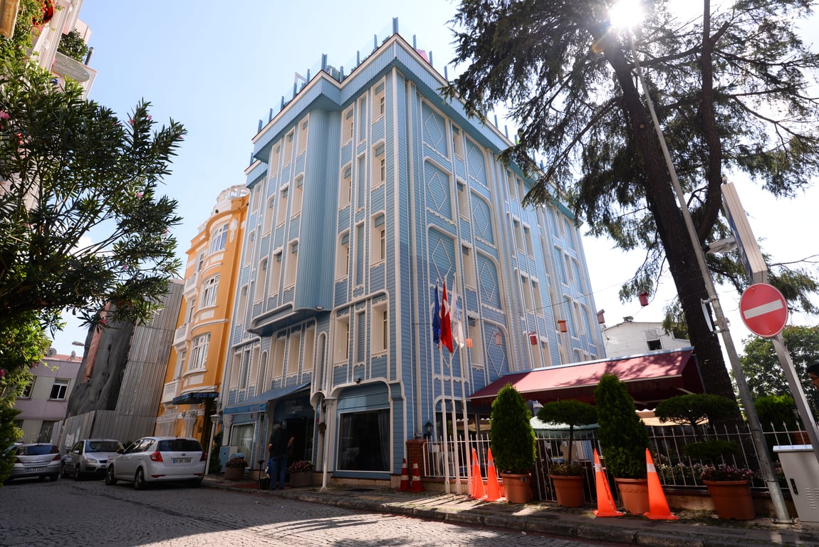 Blue House Hotel