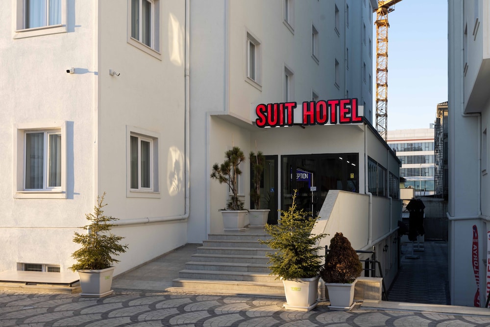 Tempo Hotel And Suits