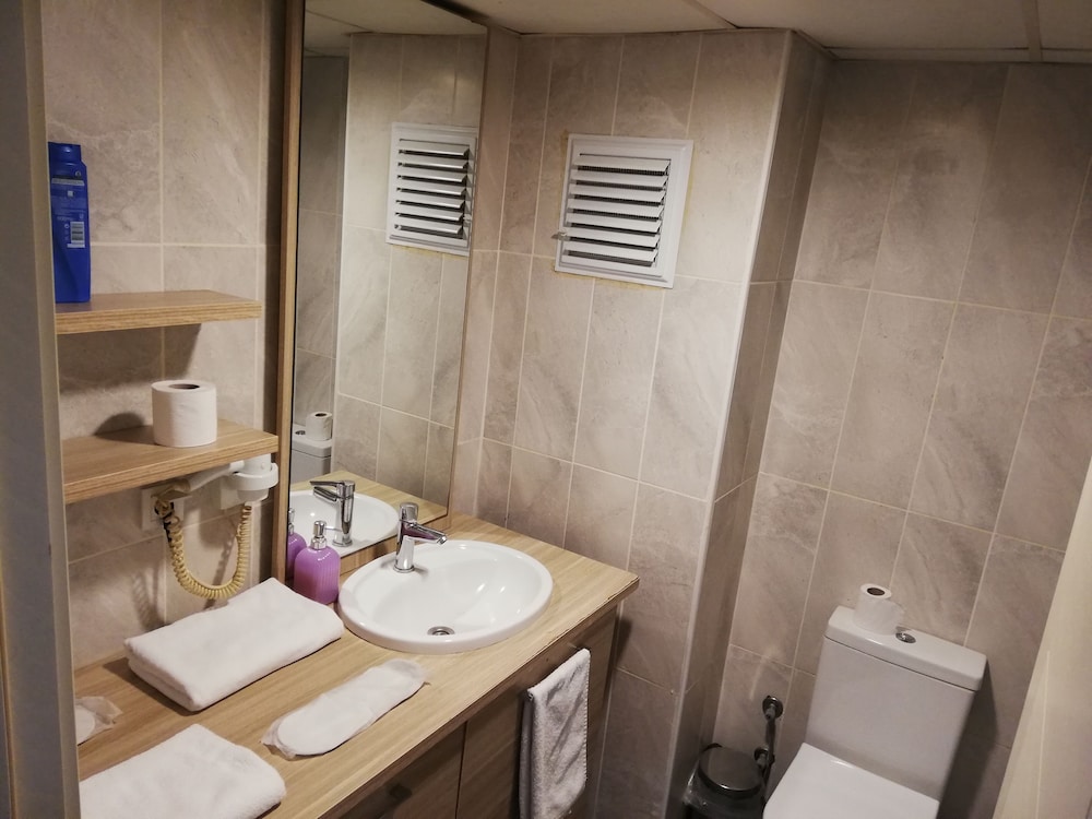 Tuyap 61 Suite (no Front Desk Need To Contact Property 7 Days In Advance)(38 Km Away From Istanbul)