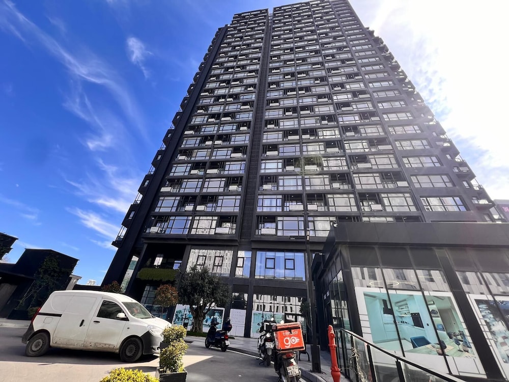 G Tower Residence Apartment Rentals(24Km Away From Istanbul)