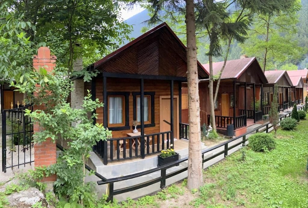 Inanlar Garden Hotel And Bungalow (also Known As Inan Kardesler Otel And Bungalow Huseyin Inan)