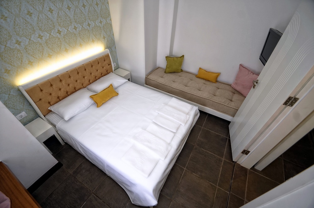 La Brezza Suite And Hotel
