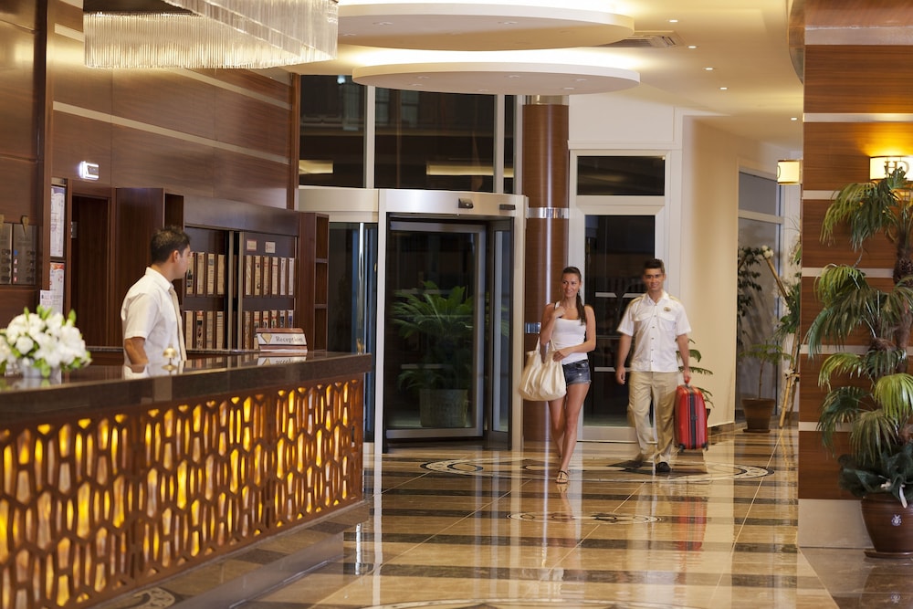 Diamond Hill Resort Hotel (141Km Away From Antalya)