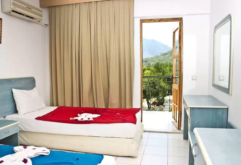 Ares Hotel (43Km Away From Antalya)