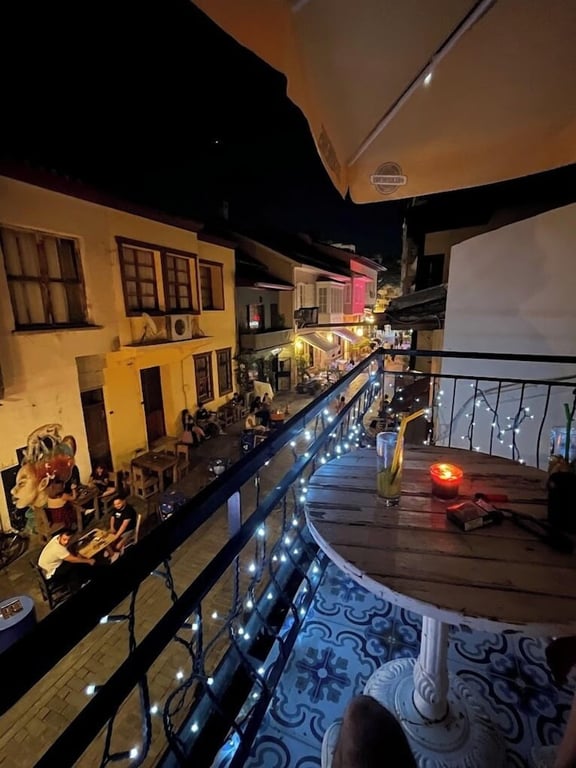 Callisto Pub And Kitchen And Hotel