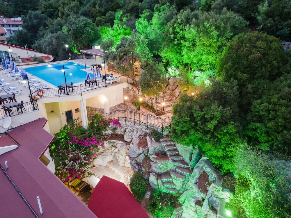 Leslion Hotel Turunc (also Known As Turunc Life Hotel)