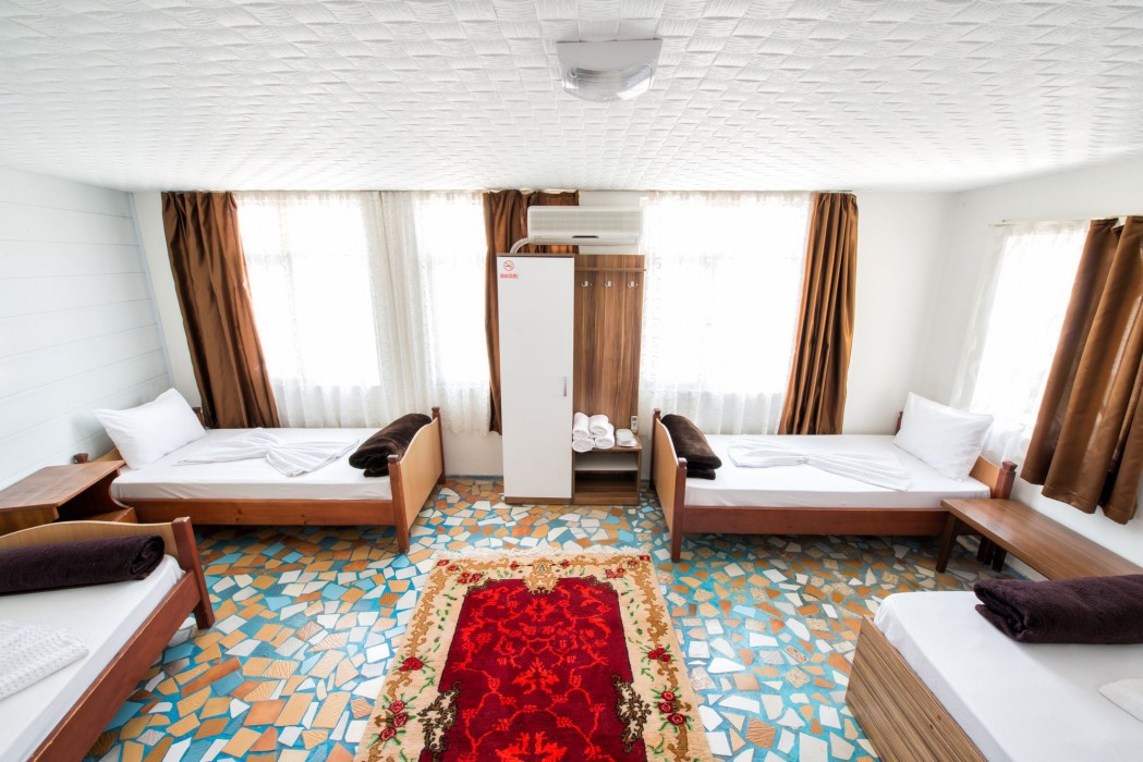 Yellow Rose Pension