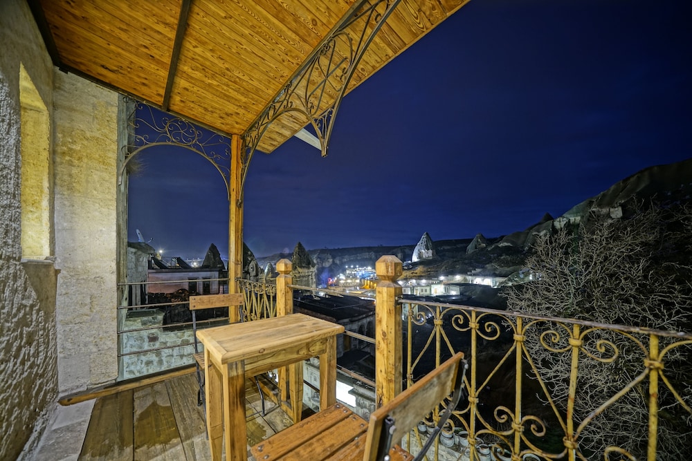 Naraca Cave House(To Make Arrangement For Check In Please Contact To Property At Least 7 Days In Advance)