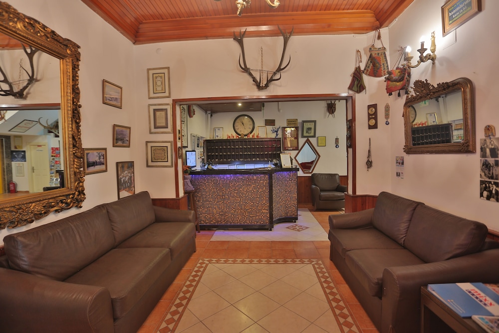 Gallion Hotel
