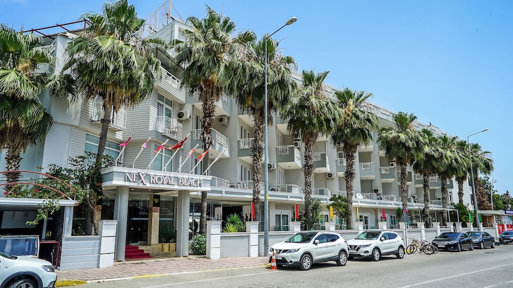 Nex Royal Beach Hotel(27km Away From Antalya)