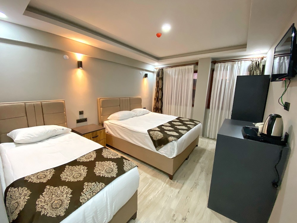 Whitestone Hotel