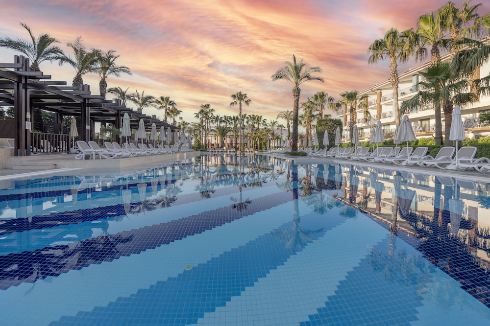 Belek Beach Resort Hotel (50 Km Away From Antalya)(does Not Accept Men Only Bookings)