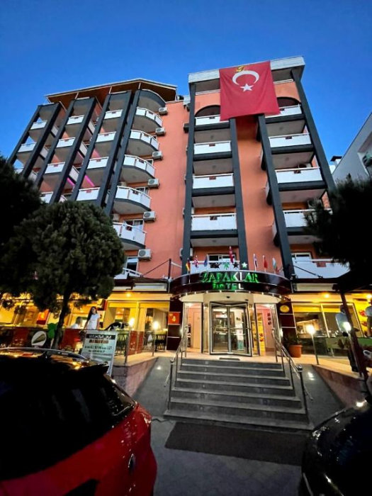 Duqqan Deluxe Hotel (also Known As Dabaklar Hotel)