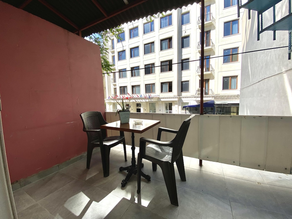 Windrose Hostel (Limited Hours Front Desk Need To Contact Property 7 Days In Advance)