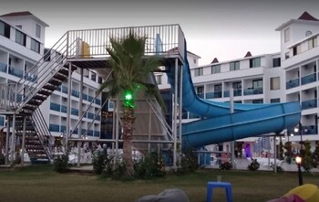 Grand Cinar Hotels All Inclusive (102 Km Away From Antalya)