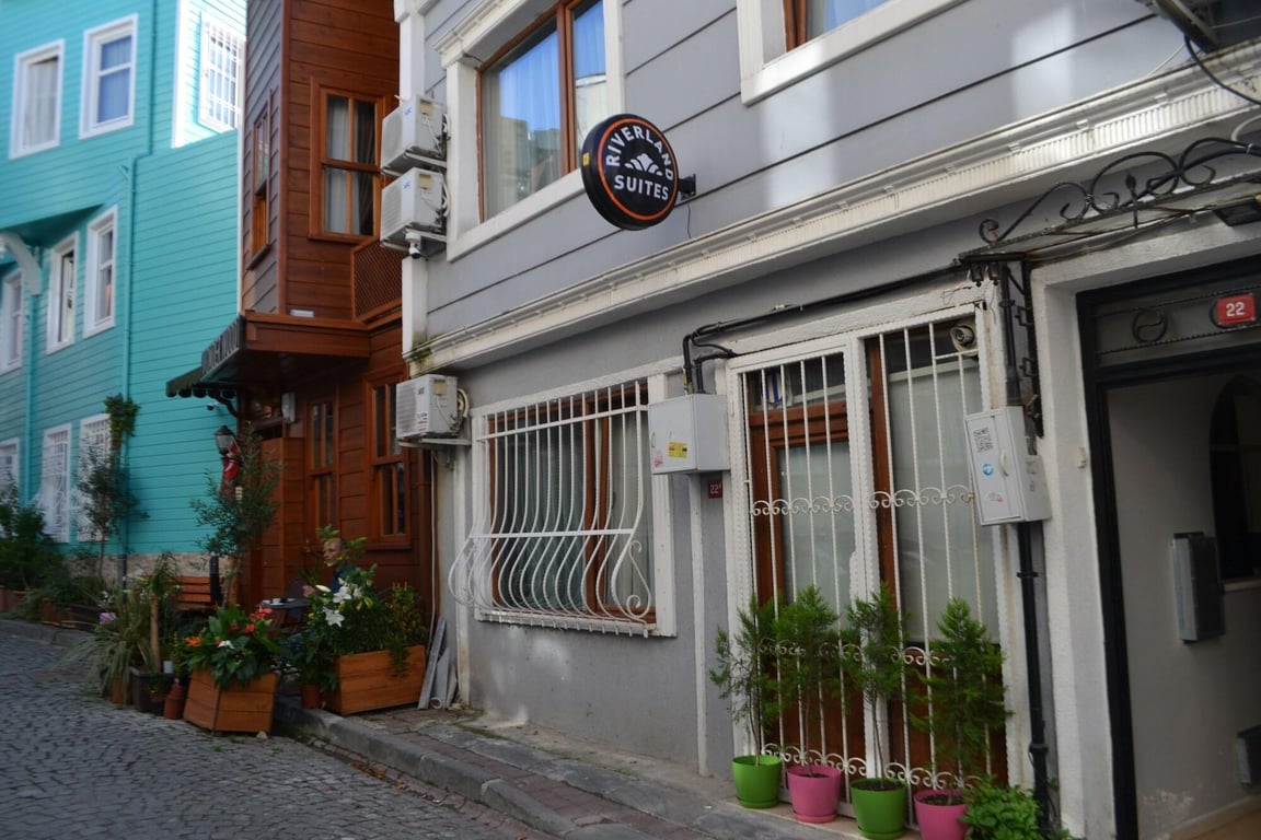Riverland Suites & Apart Hotel