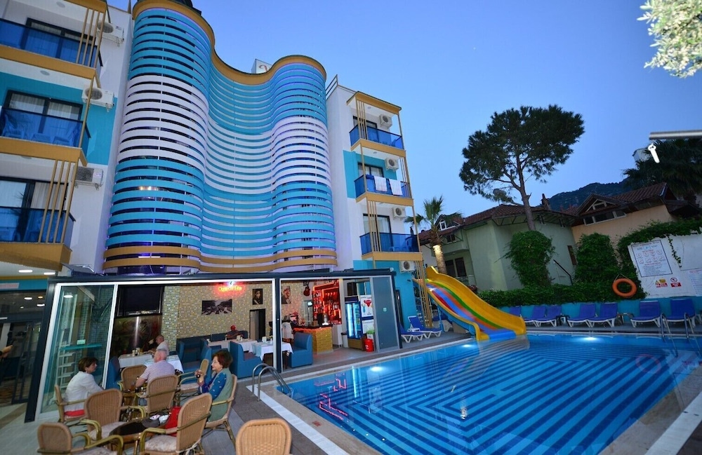 Yade Luxe Hotel