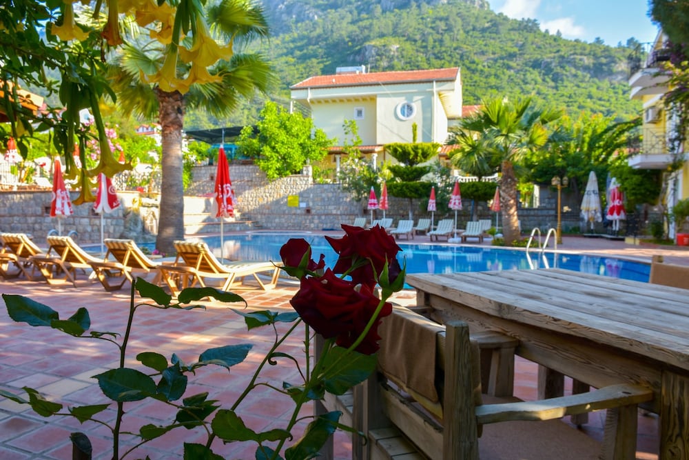 Mountain Valley Apart Hotel And Villas (also Known As Mountain Valley Apart)