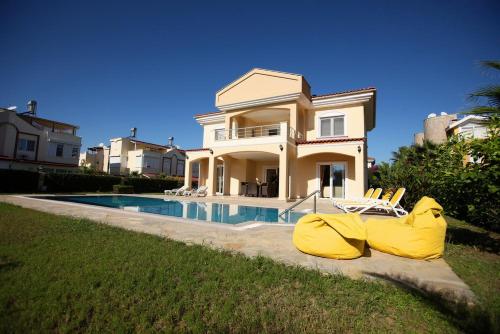 Palm Lane Residence