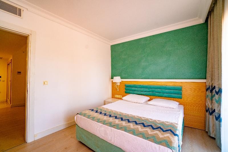 Fun And Sun Life Side Hotel (Ex Barbaros Pashas Beach Side) (98 Km Away From Antalya)