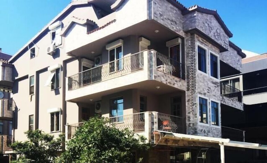 Arya Suites
