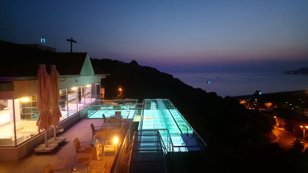 Sunny Hill Alya Hotel