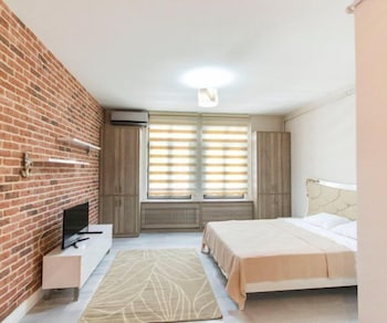 Center Apartment (To Make Arrangement For Check In Please Contact The Property At Least 5 Days In Advance)