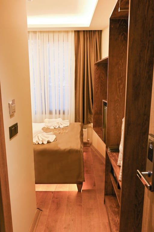 Lokka Hotel