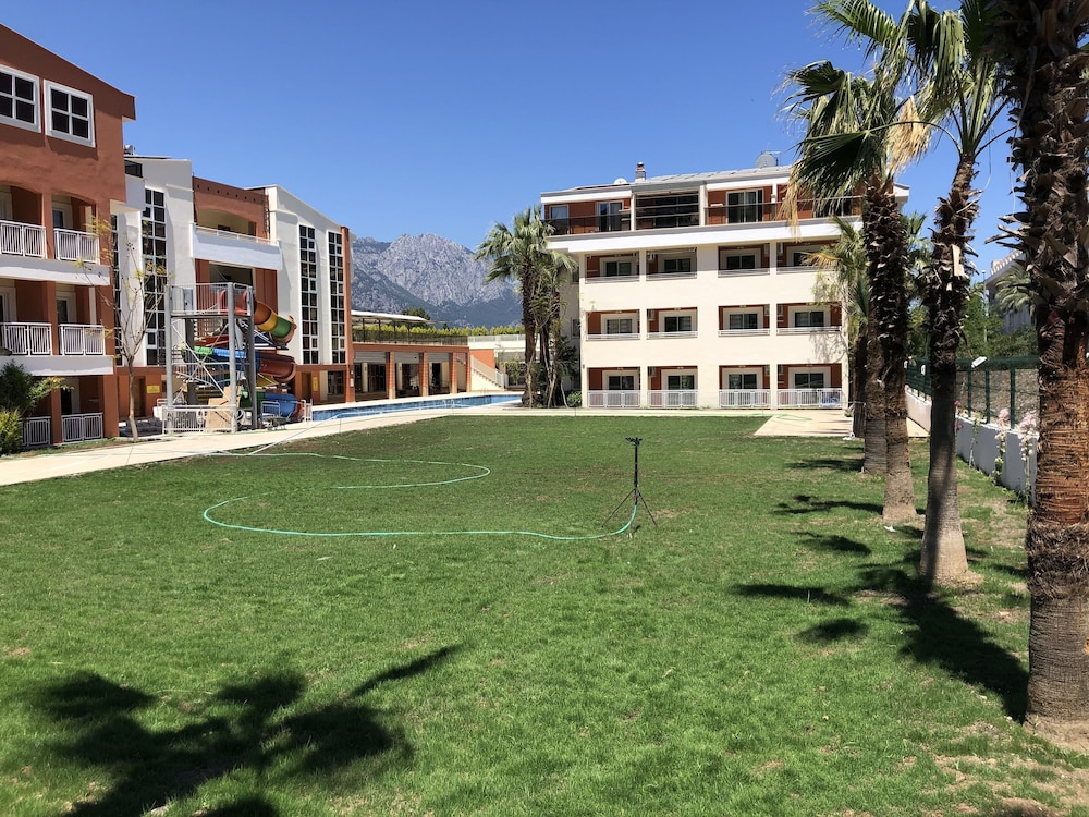 Lavia Hotels Kemer (59Km Away From Antalya)