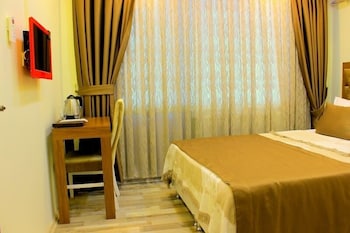 Eyfel Hotel