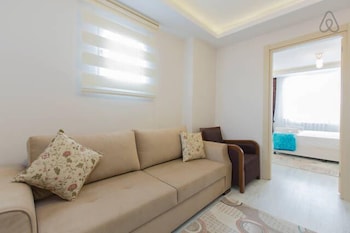 Taximum Suites Hotel