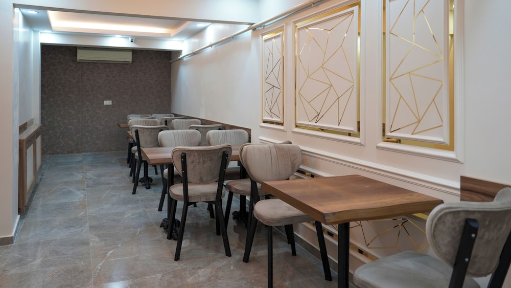 Fortynine Hotel