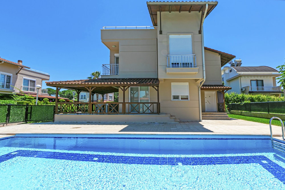 Paradise Town Villa Legend(37km Away From Antalya)