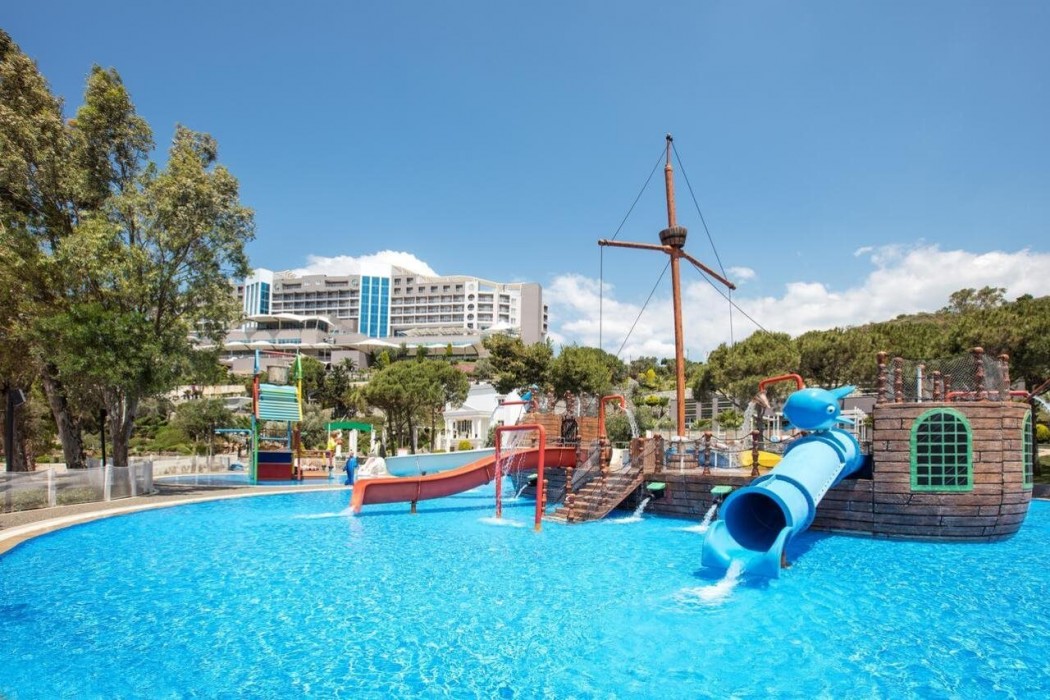 Aria Claros Beach And Spa Resort(67km Away From Izmir)