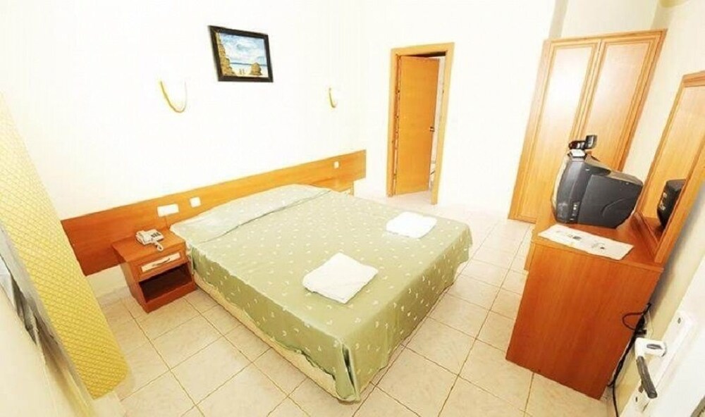 Club Serena Beach (100 Km Away From Antalya)