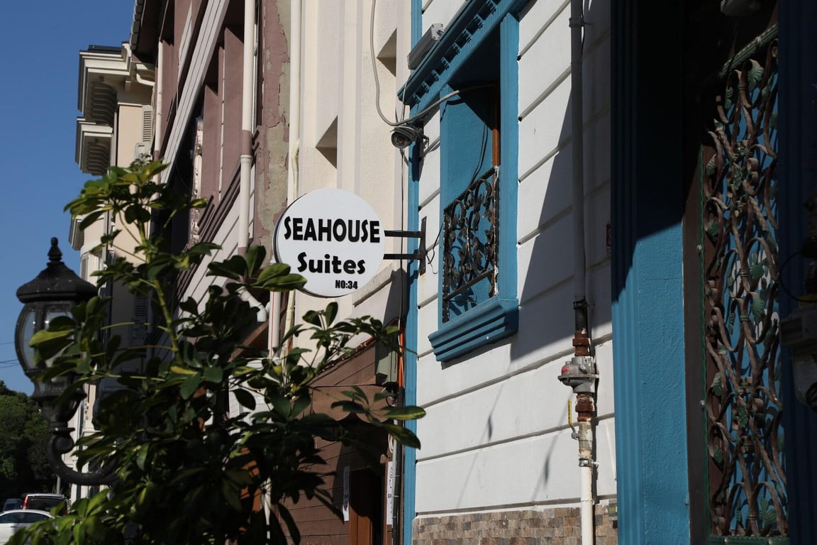 Sea House Suites