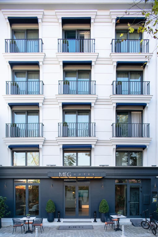 Meg Hotel
