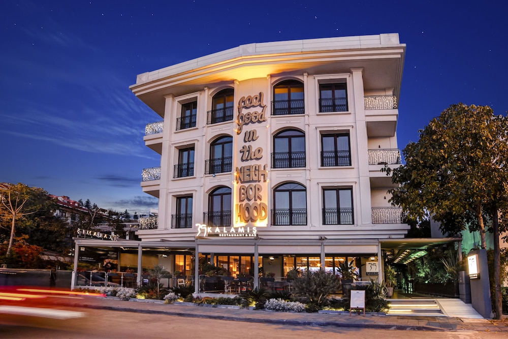 39 Kalamis Marina Hotel And Restaurant