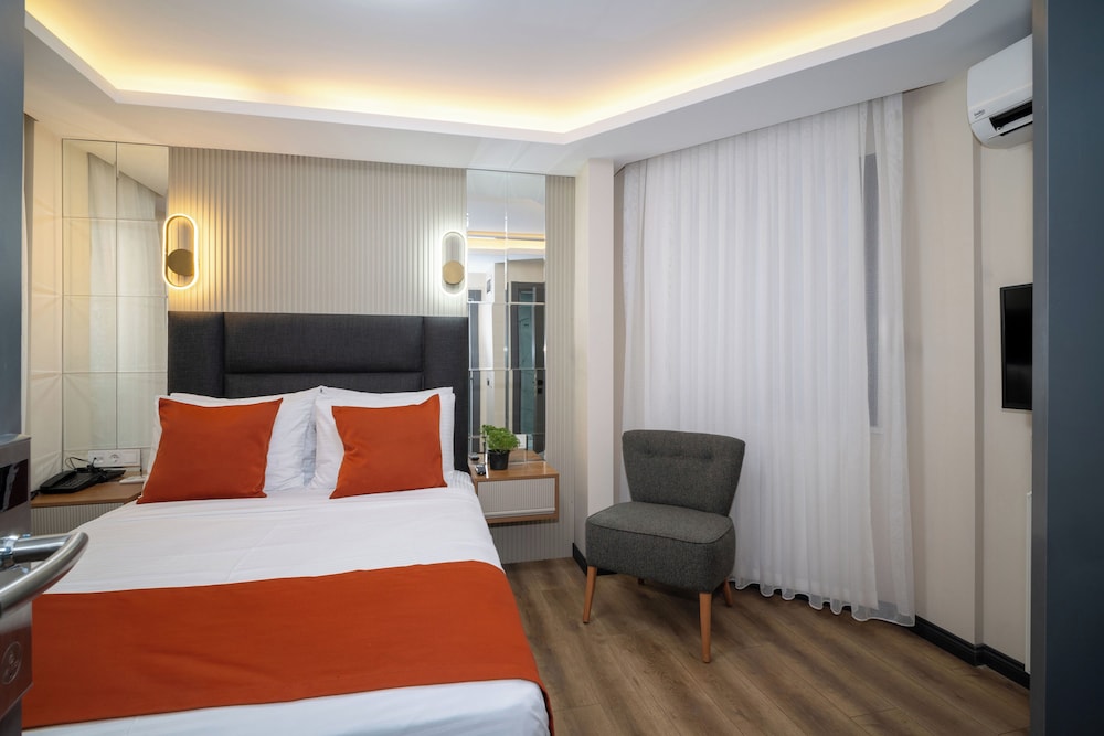 Robin Hotel