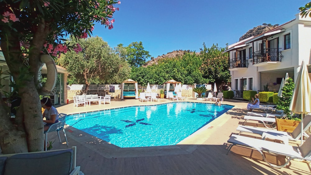 Bronze Hotel