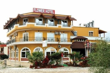 Flower Hotel (50 Km Away From Antalya)