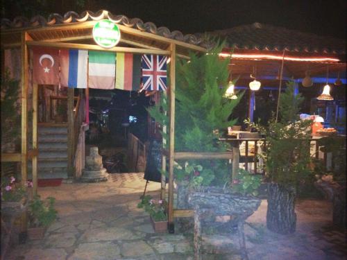 Tas Motel (75km Away From Antalya)