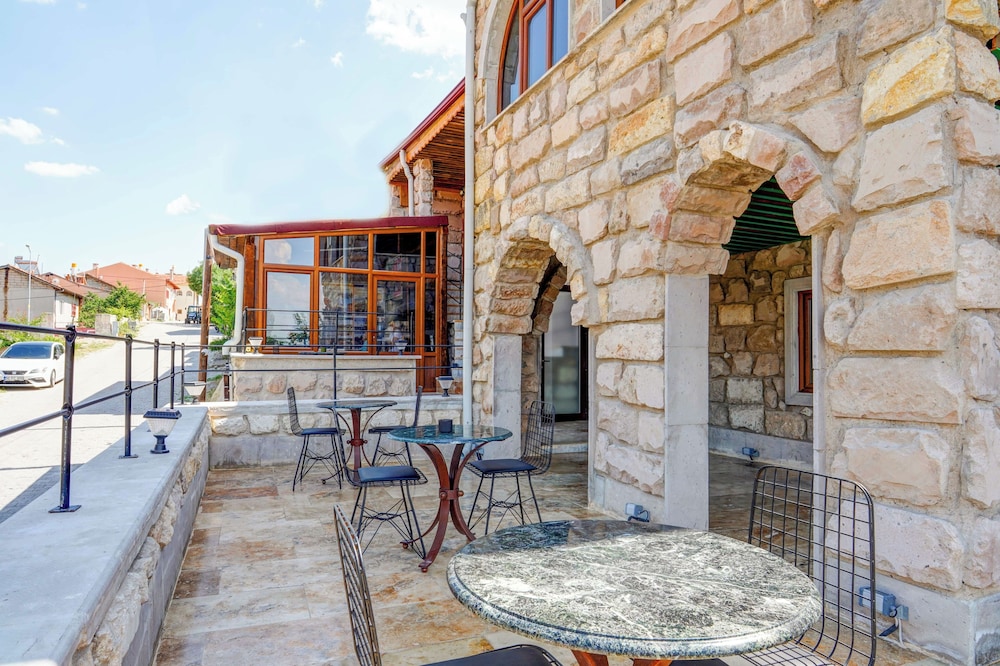 Nİssa Cave Pansİyon(please Contact The Property 7 Days In Advance)