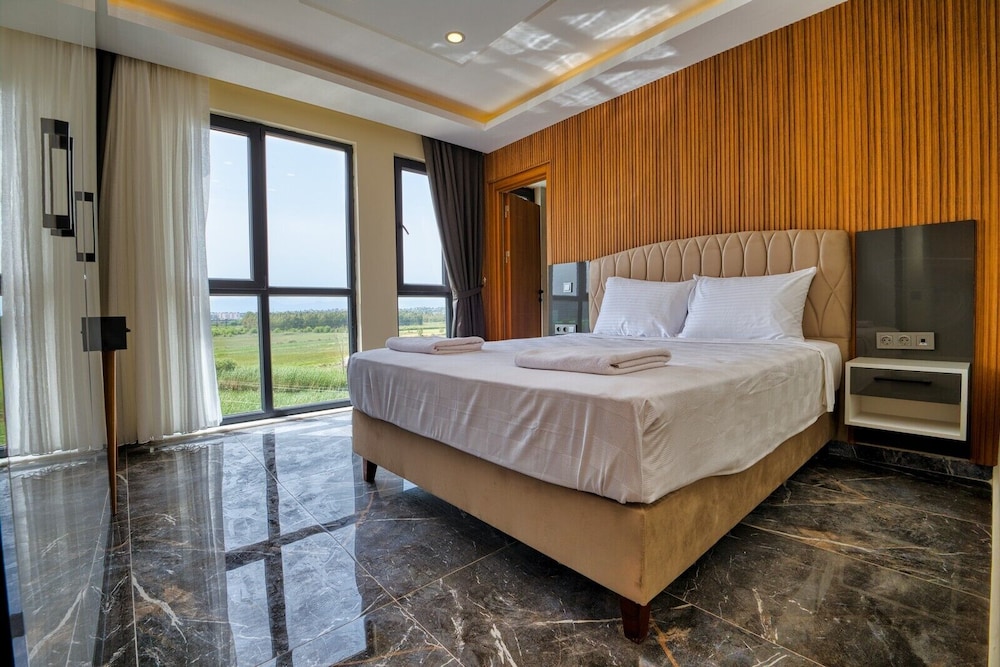 Evin Park Suit And Spa(Also Known As Laristone Suite Spa Hotel)