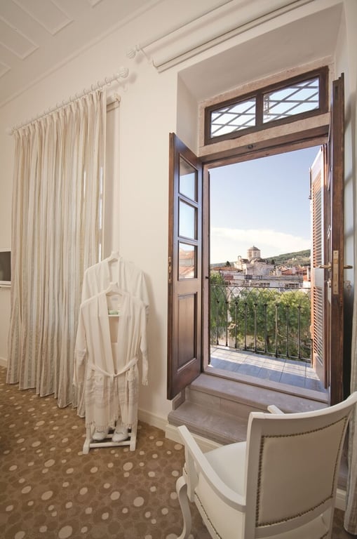 Siyah Lale Otel Cunda
