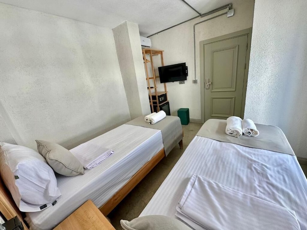 Elegance House Hotel